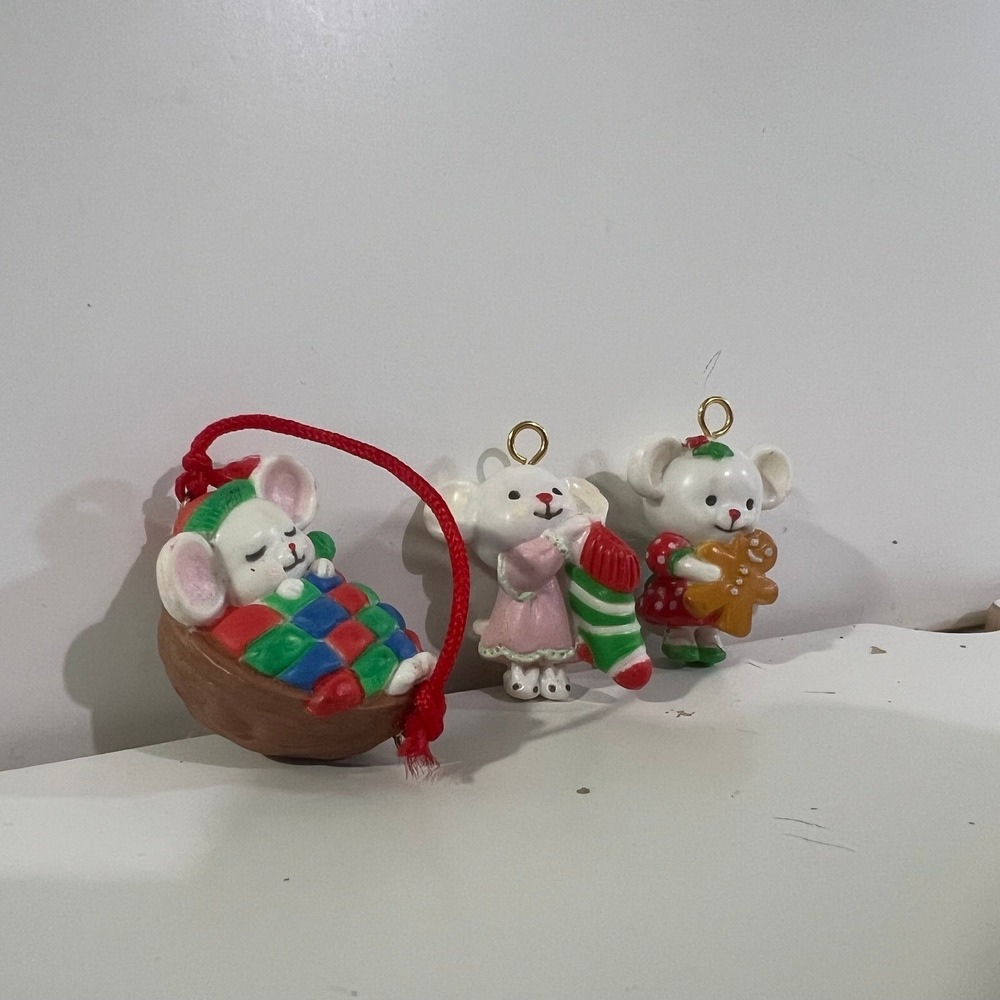 Avon Merry Little Christmas Mini Ornament Mice Mouse Merry Nutmeg holly set of 3